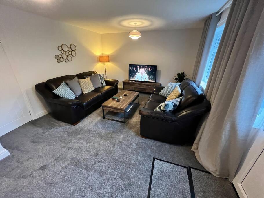 Very Comfy 3 Bed Town House Ashton-under-Lyne Exterior photo