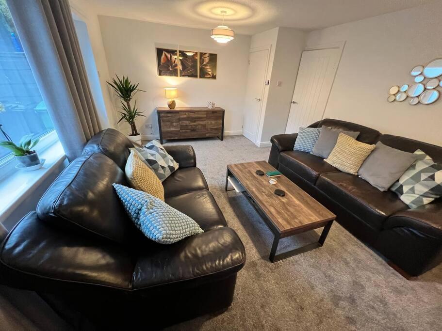 Very Comfy 3 Bed Town House Ashton-under-Lyne Exterior photo