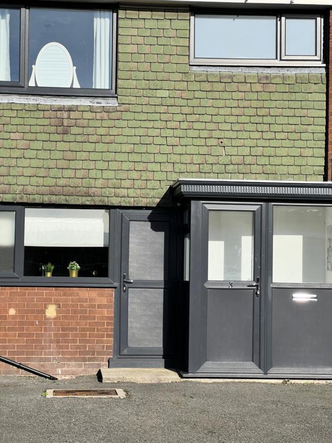 Very Comfy 3 Bed Town House Ashton-under-Lyne Exterior photo