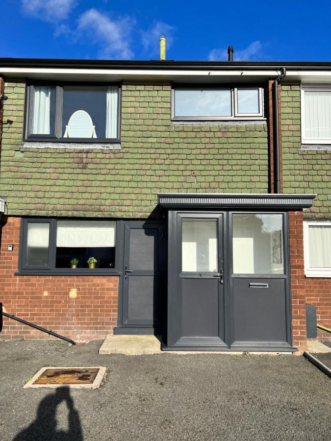 Very Comfy 3 Bed Town House Ashton-under-Lyne Exterior photo