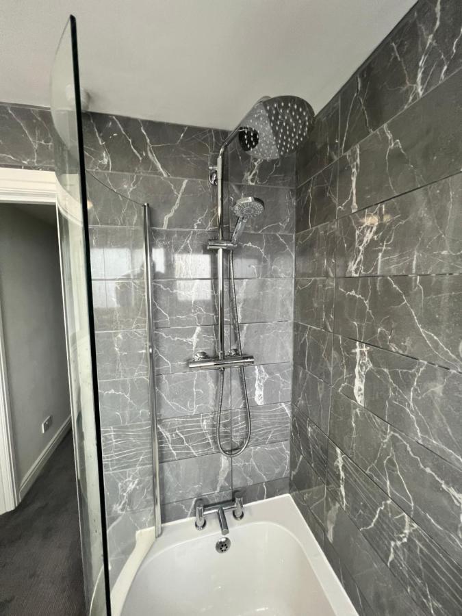 Very Comfy 3 Bed Town House Ashton-under-Lyne Exterior photo