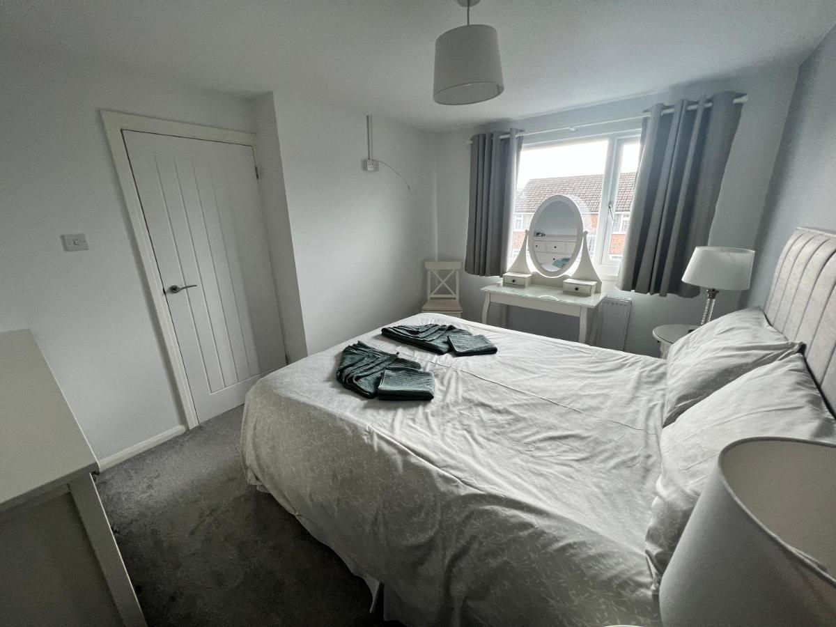 Very Comfy 3 Bed Town House Ashton-under-Lyne Exterior photo