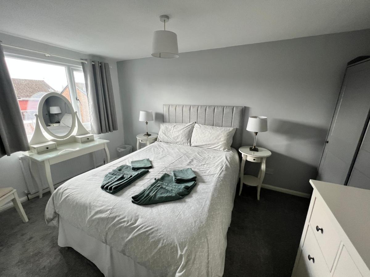 Very Comfy 3 Bed Town House Ashton-under-Lyne Exterior photo