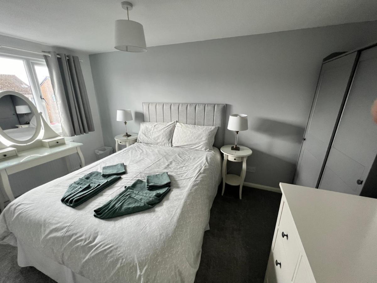 Very Comfy 3 Bed Town House Ashton-under-Lyne Exterior photo